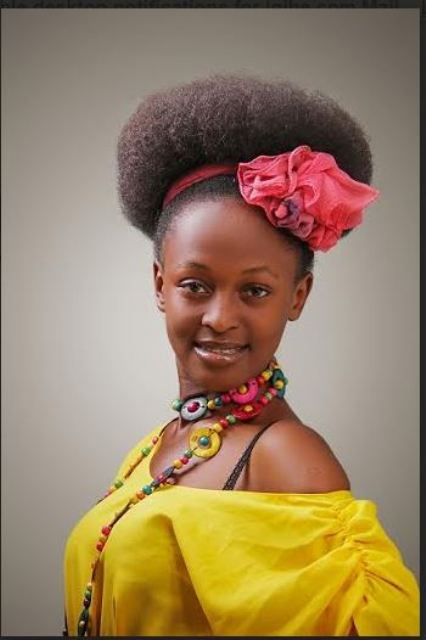 Umuyobozi wa Cosmos Magazine Umuziranenge Blandine
