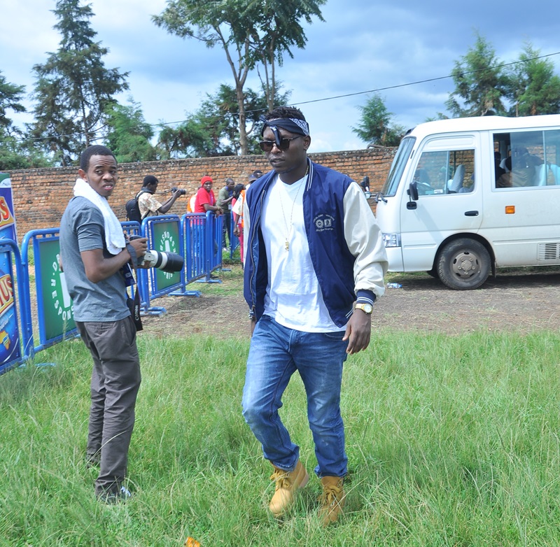 Bull Dogg yaje nk'umuraperi