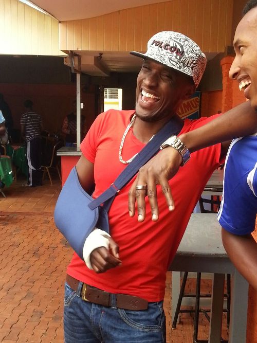 Nyuma y'amezi atatu adakina, Mukunzi wari waravunitse ukuboka yahamagawe mu ikipe itegura igikombe cy'Afurika