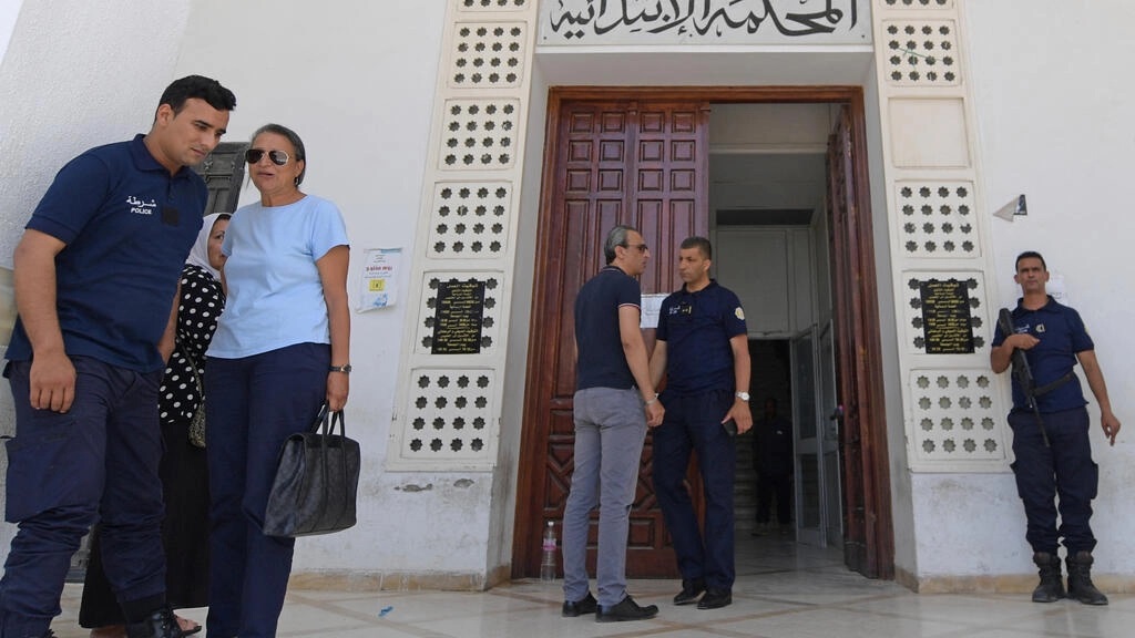 Abacamanza bo muri Tunisie biyemeje gukora imyigaragambyo bamagana Peerzida uherutse kwirukana bagenzi babo 57