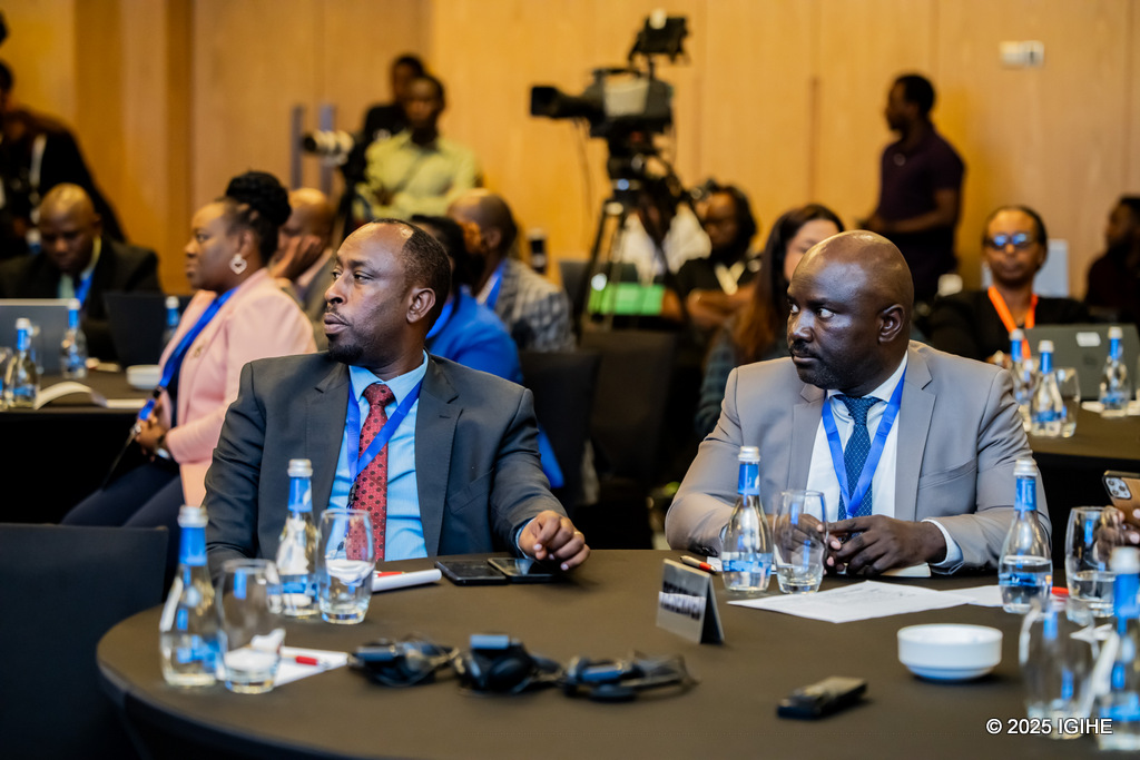Abayobozi mu nzego zitandukanye bitabiriye ibiganiro