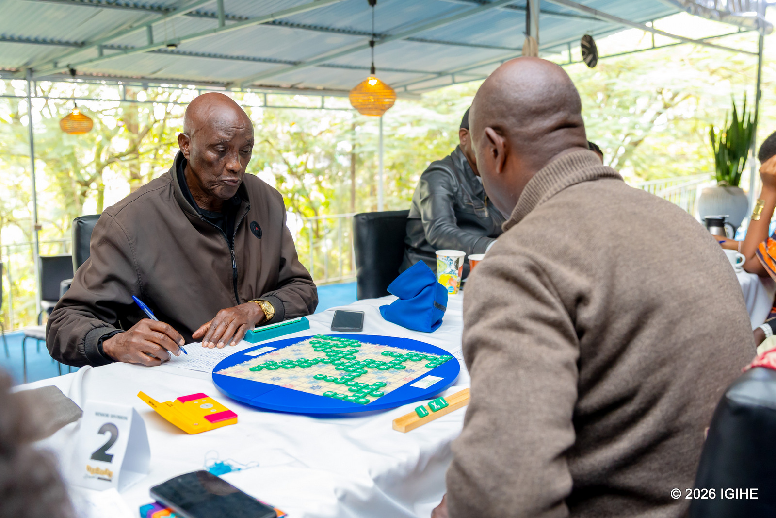 Abakuze na bo bakina Scrabble nubwo abakiri bato ari bo bawitabira cyane