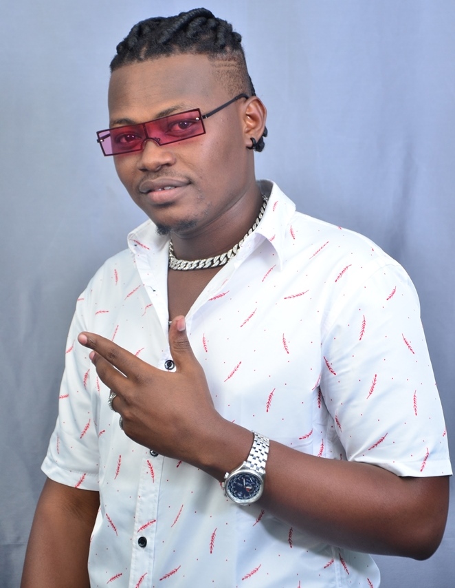 Naason avuga ko yubuye iby'umuziki n'imbaraga nyinshi kuko afite ikipe imufasha