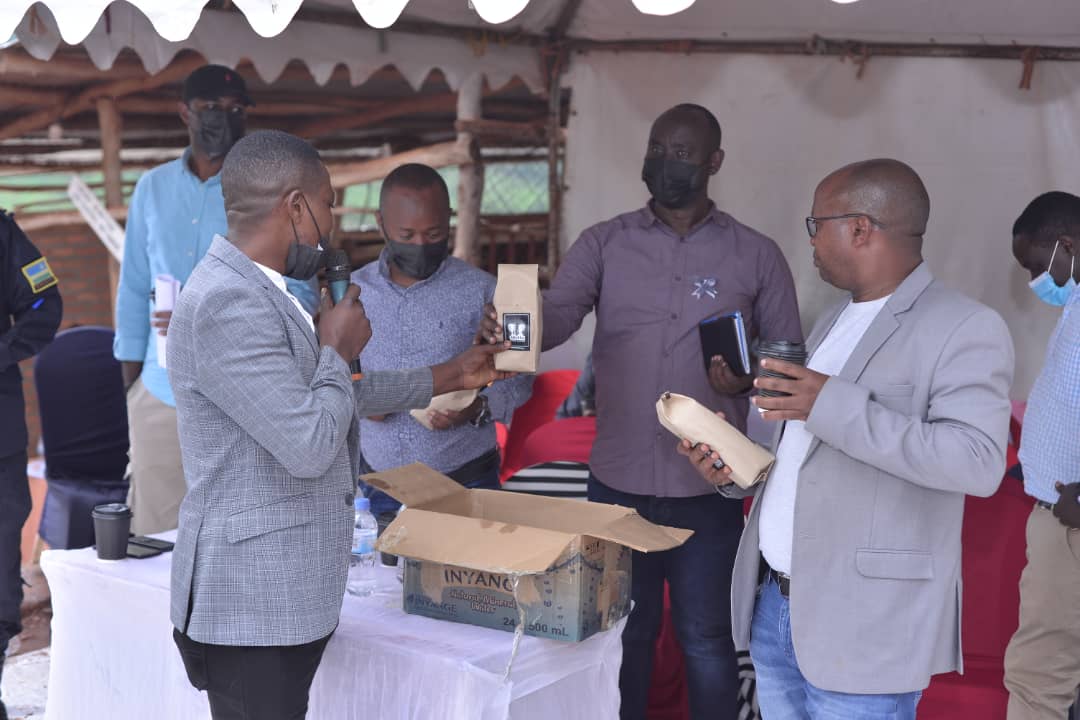 Basogongejwe ku ikawa bahinga, bumva icyanya cyayo iyo imaze gutunganywa