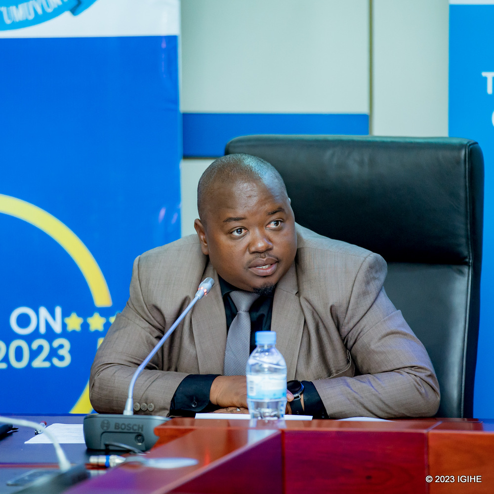 Umuyobozi Wungirije w'Umujyi wa Kigali ushinzwe imiturire n'Ibikorwaremozo, Dr Mpabwanamaguru Merard