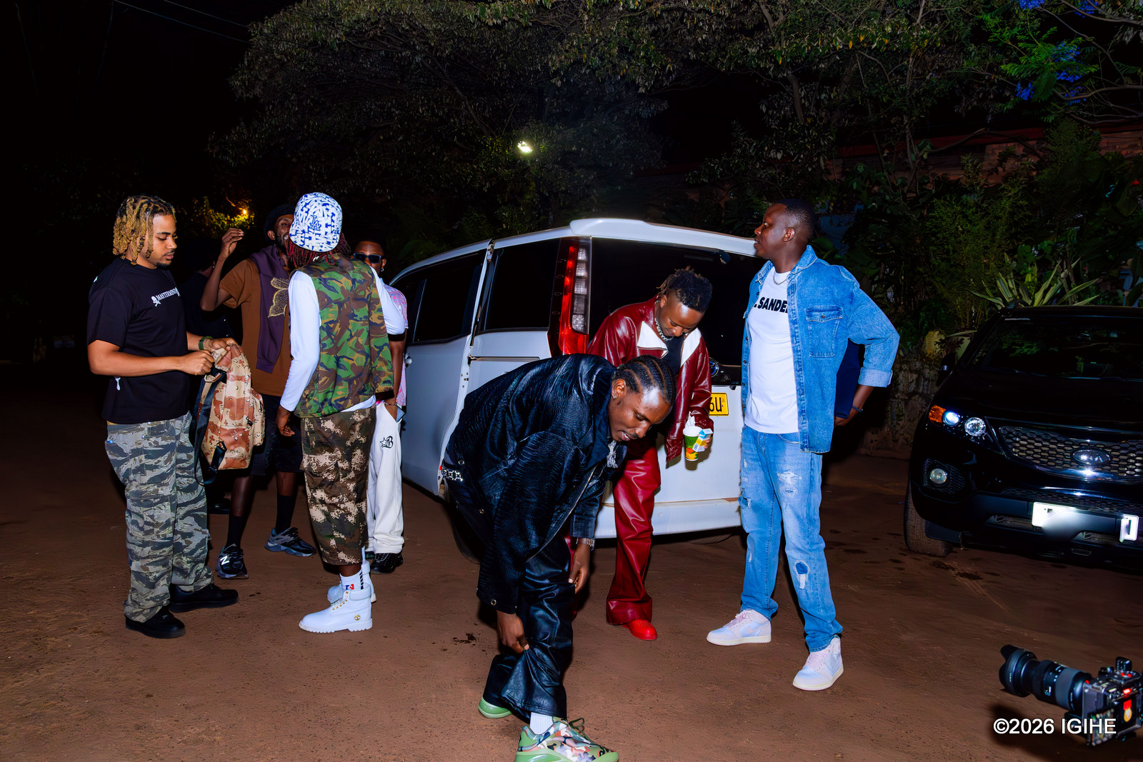 Ish Kevin n'inshuti ze mbere y'uko binjira ahagombaga kubera ibi birori