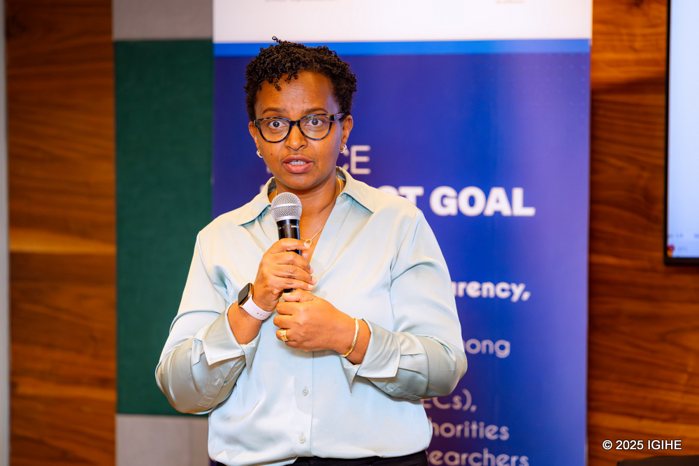 Umushakashatsi akaba n’Umwarimu muri Kaminuza y’u Rwanda, Prof. Jeanine Condo, yasobanuye ko ibihugu bishobora gutinda kwemerera ababikoreramo ubushakashatsi no kugerageza imiti kubera imiyoborere mibi