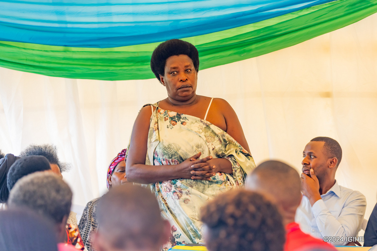 Umuyobozi wa AVEGA- Agahozo mu Murenge wa Fumbwe, Mukagihana Liberata yashimiye Ihuriro ry'Abacungamutungo ba za banki zo mu Rwanda, agaragaza ko abarokotse Jenoside yakorewe Abatutsi bakomeje gutwaza ndetse bababariye