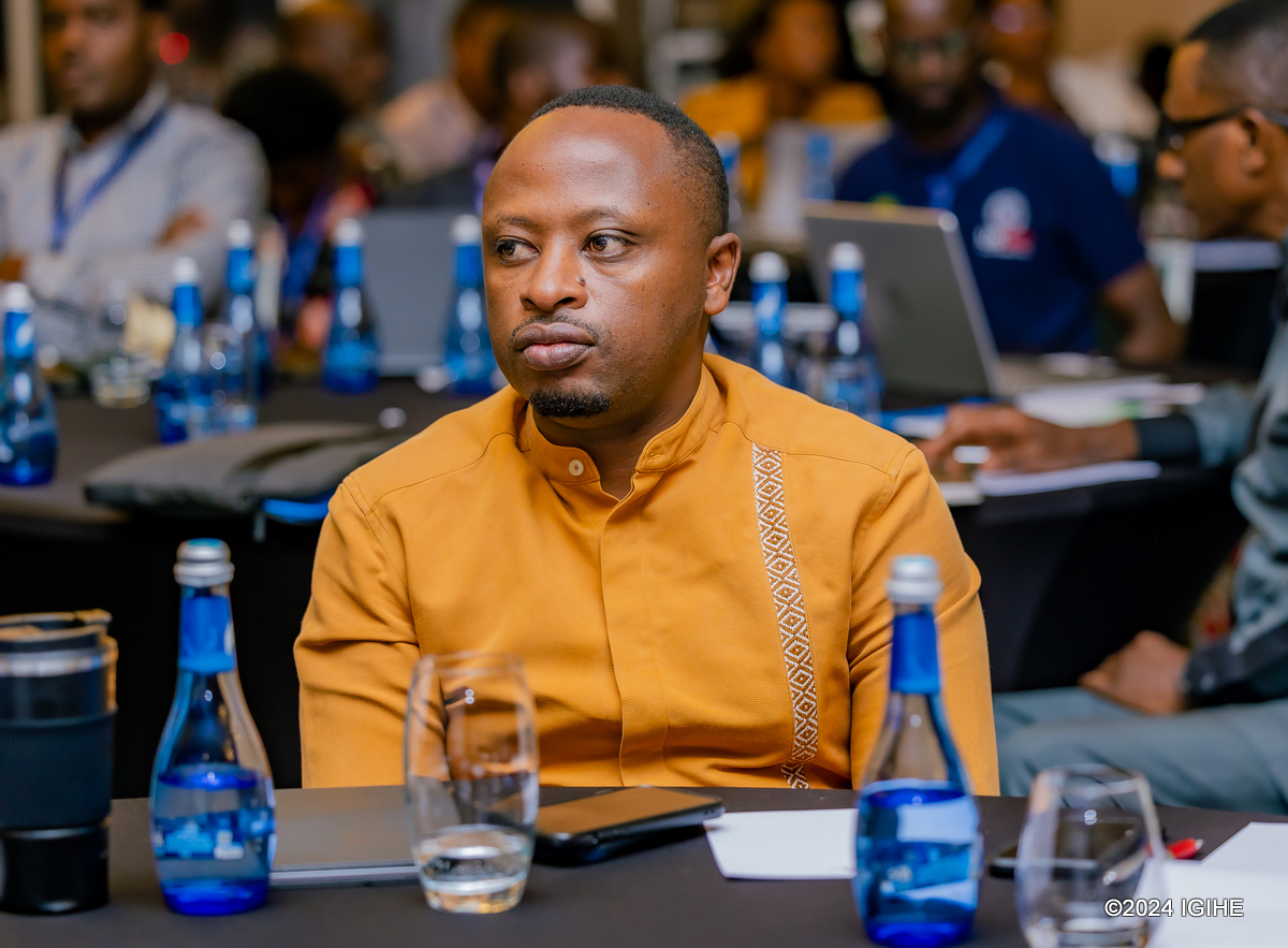 Umuyobozi Mukuru Wungirije wa Imbuto Foundation, Jackson Vugayabagabo mu bitabiriye inama yo guteza imbere imikurire y'umwana