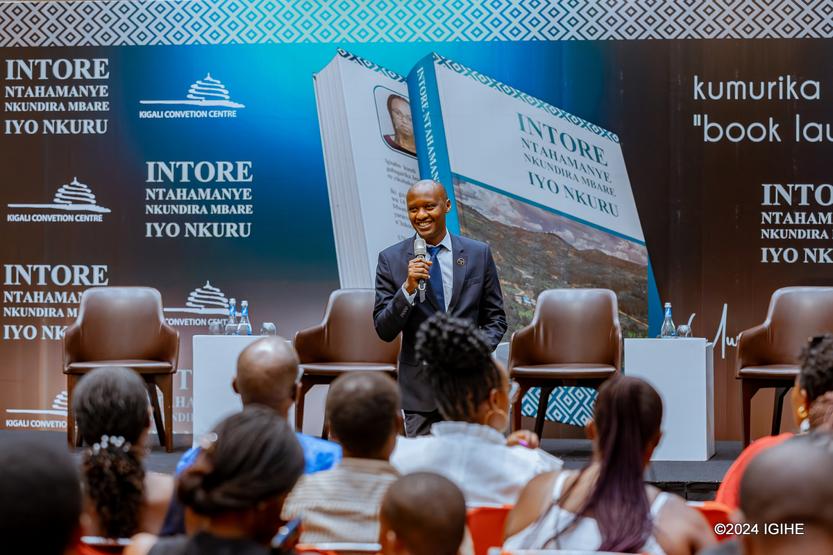 Umuyobozi w’Umuryango w’abahoze ari abanyeshuri barokotse Jenoside yakorewe Abatutsi, GAERG, Jean Pierre Nkuranga yijeje ko bazakomeza gufatanya mu buryo bwo kwandika amateka y'u Rwanda, ibinahinyuza abapfobya Jenoside yakorewe Abatutsi