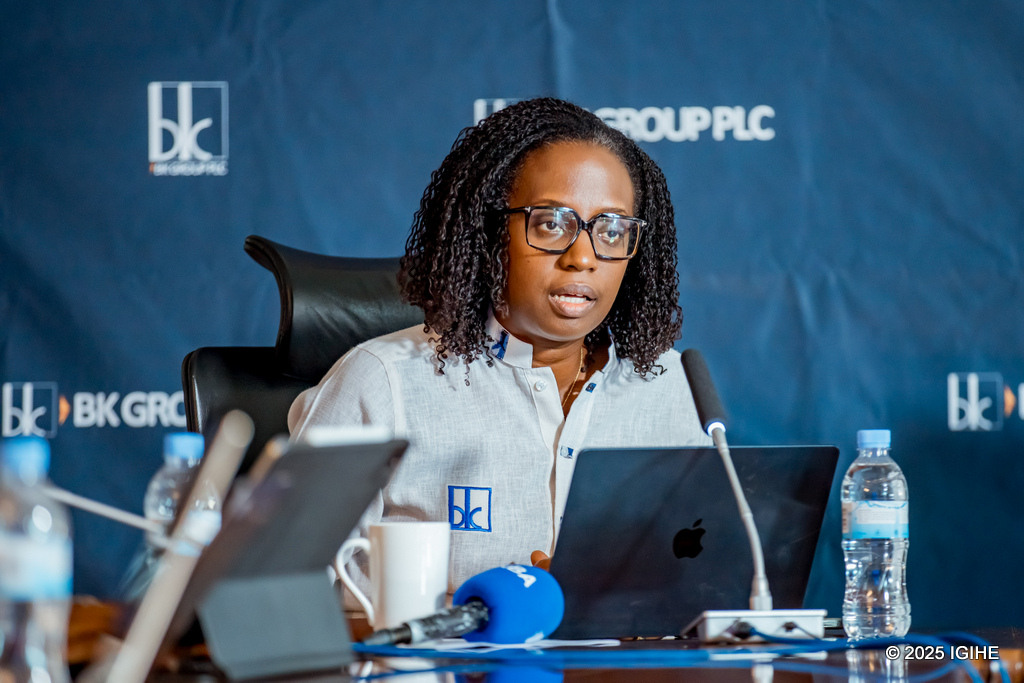 Umuyobozi Mukuru wa Banki ya Kigali, Dr. Diane Karusisi, yavuze ko barajwe ishinga no kurushaho gufasha abakiliya babo