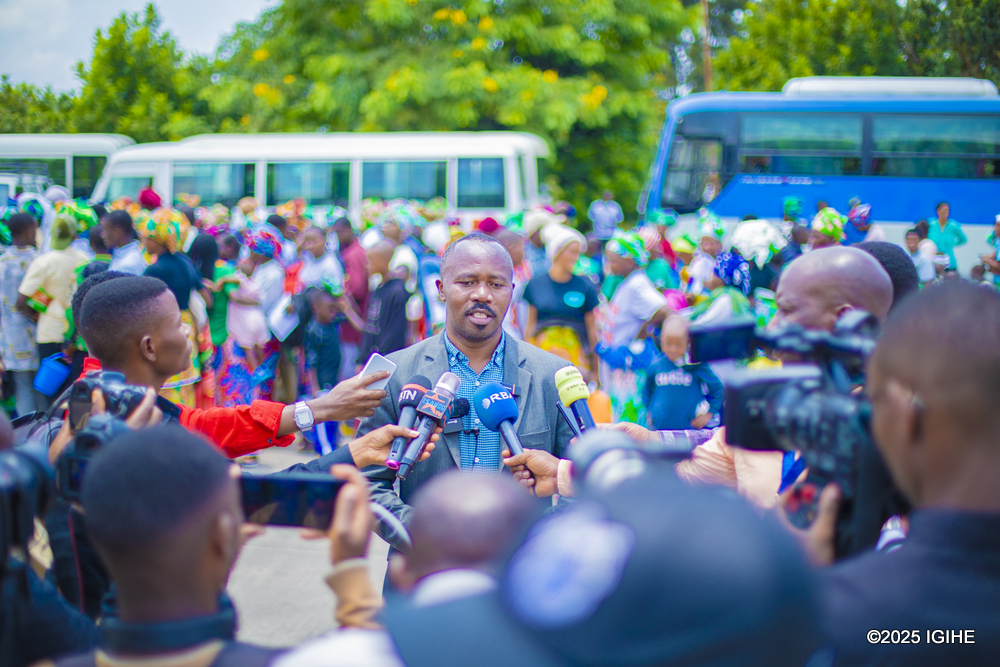 Meya Mulindwa Prosper yasabye Abanyarwanda kubakira neza
