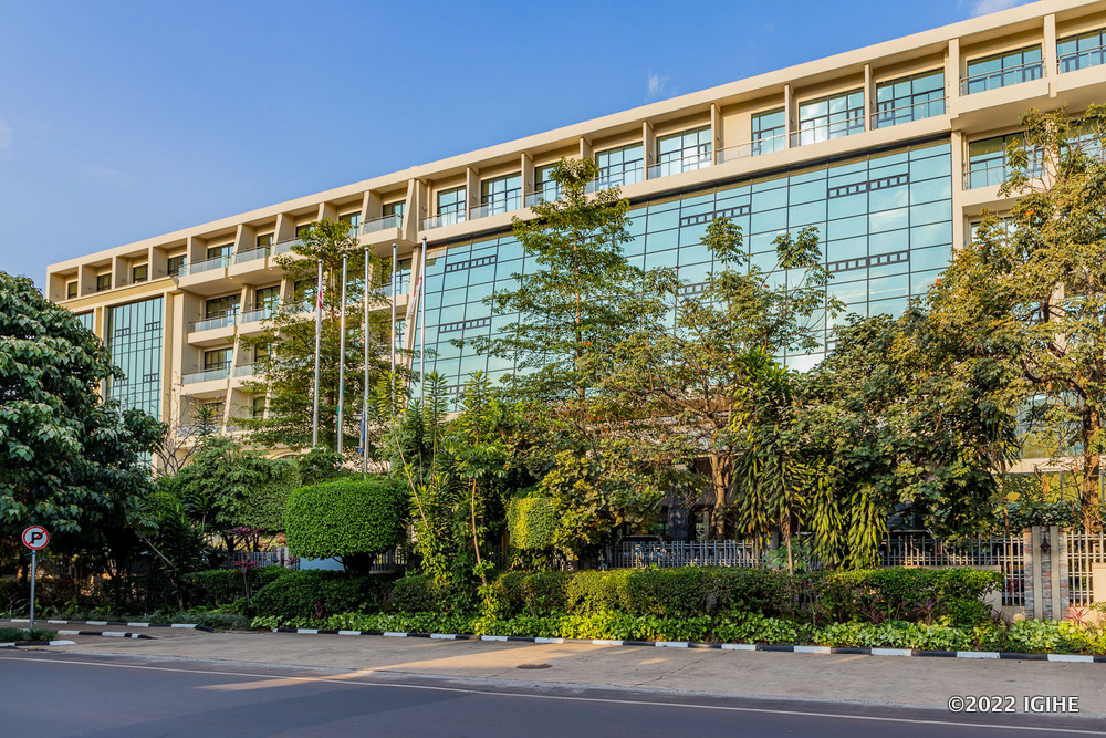 Kigali Marriott Hotel nayo yururukije amabendera