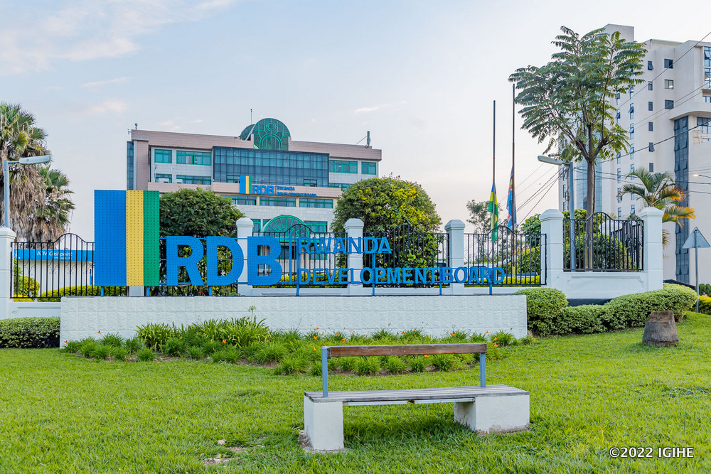 Urwego rw'Igihugu rw'Iterambere, RDB narwo rwashyize mu bikorwa iyi gahunda yo kururutsa amabendera