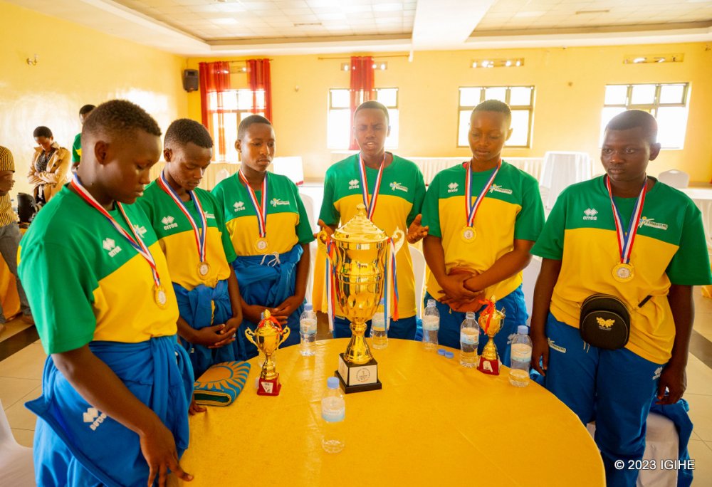 Amakipe y'u Rwanda y'abato yegukana ibikombe bya Zone V mu byiciro bitandukanye