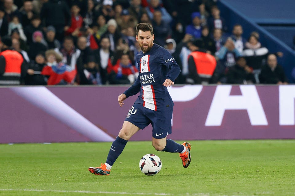 Lionel Messi yasubiye inyuma, aza ku mwanya wa kabiri ku rutonde rw'abakinnyi binjije agatubutse mu mezi 12 ashize