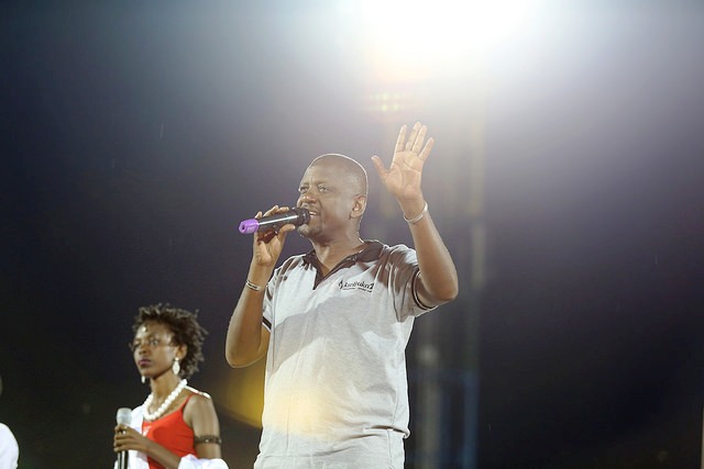 Masamba ubwo yaririmbaga mu mugoroba wo kwibuka ku nshuro ya 20, Jenoside yakorewe Abatutsi.