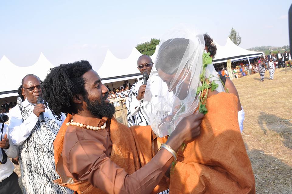 Umupfumu Rutangarwamaboko yarongoje umwishywa nk'uko byagendaga kera