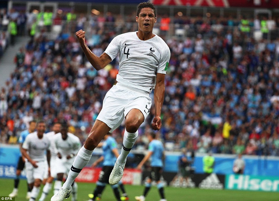 Raphael Varane niwe wafunguye amazamu ku ruhande rw'u Bufaransa