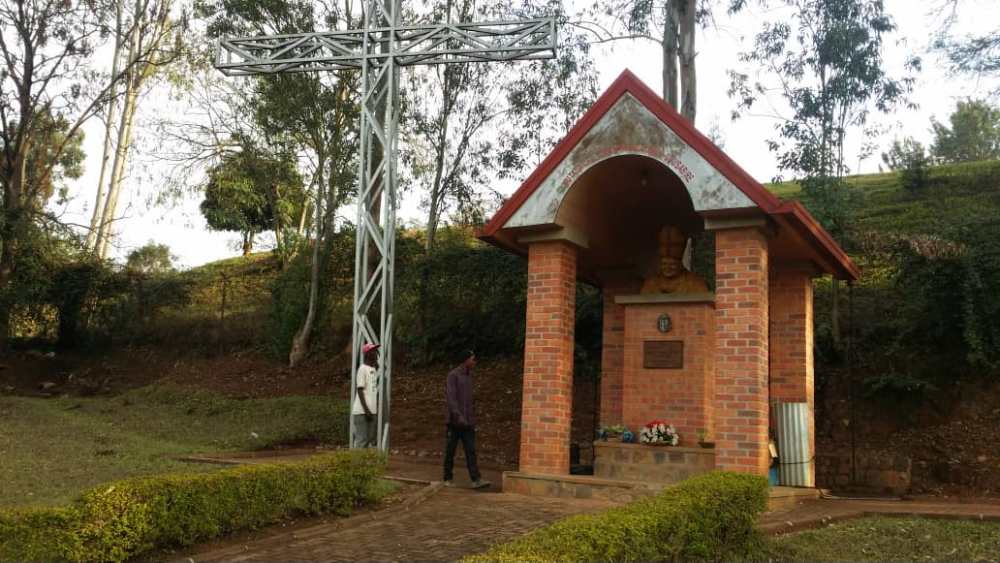 Kiliziya Gatolika ivuga ko ubu busitani bwaba ari ikintu cyiza cyo gukomeza kwibukiranya ubutumwa Papa yatangiye mu Rwanda