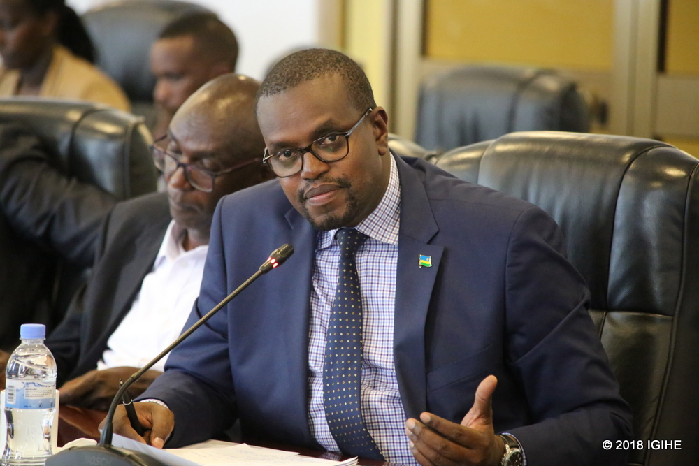 Umushinjacyaha Mukuru Jean Bosco Mutangana avuga ko hari ubwo abafashwe ku ngufu batorohereza ubutabera