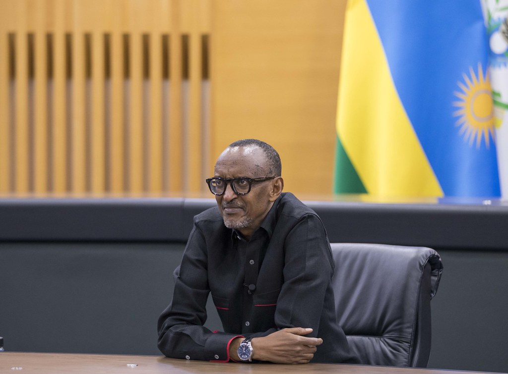 Perezida Kagame ubwo yasubizaga ibibazo by'urubyiruko rutandukanye