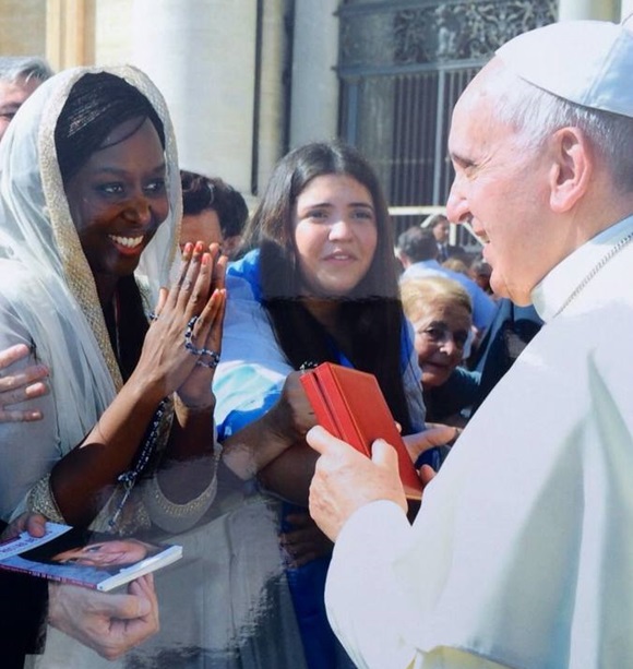 Mu 2014 nibwo Ilibagiza yahuye na Papa Francis amusangiza amateka asharira ya Jenoside yakorewe Abatutsi mu 1994