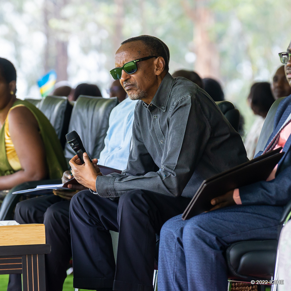 Perezida Kagame ateze amatwi abaturage bamugezagaho ibibazo, ibyifuzo n'urugendo rwabo rugana ku iterambere