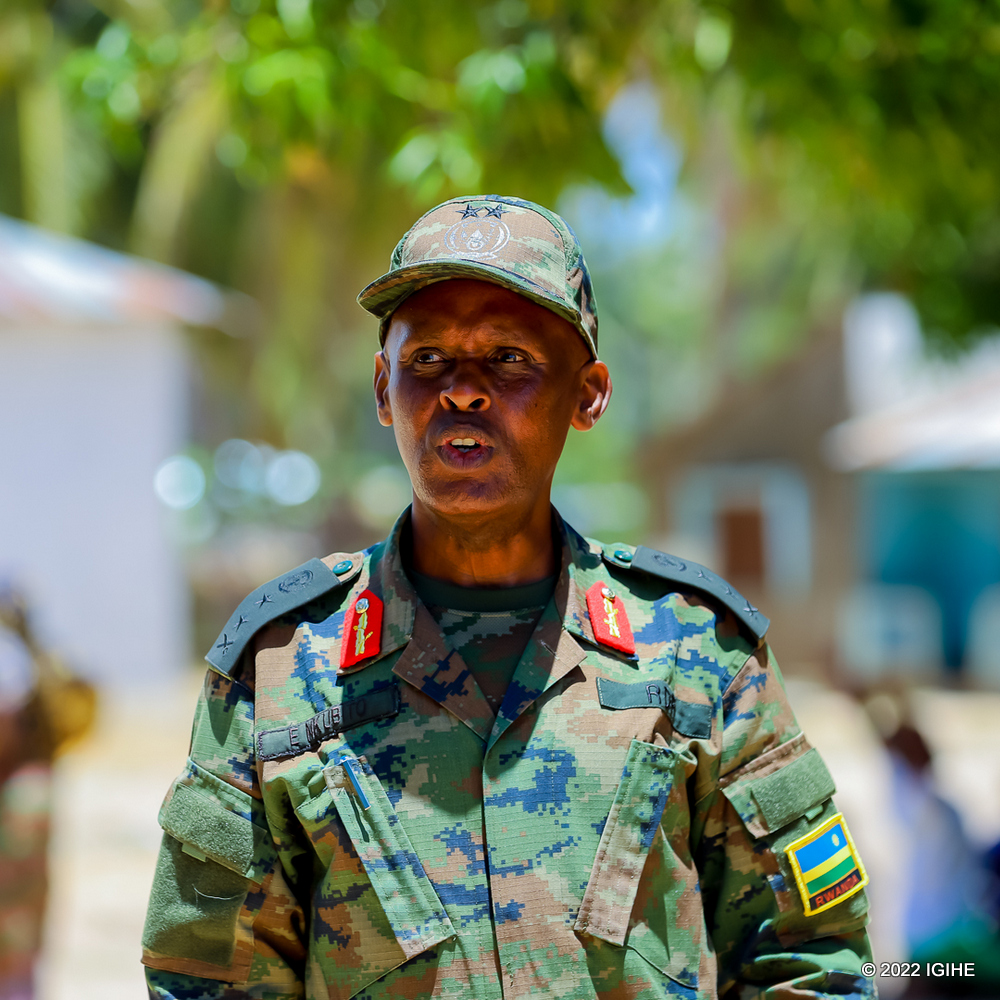Gen Maj Nkubito Eugène wari Ukuriye inzego z'umutekano z'u Rwanda ziri mu butumwa muri Mozambique, yagizwe Umuyobozi wa Divisiyo ya Gatatu mu Gisirikare cy'u Rwanda