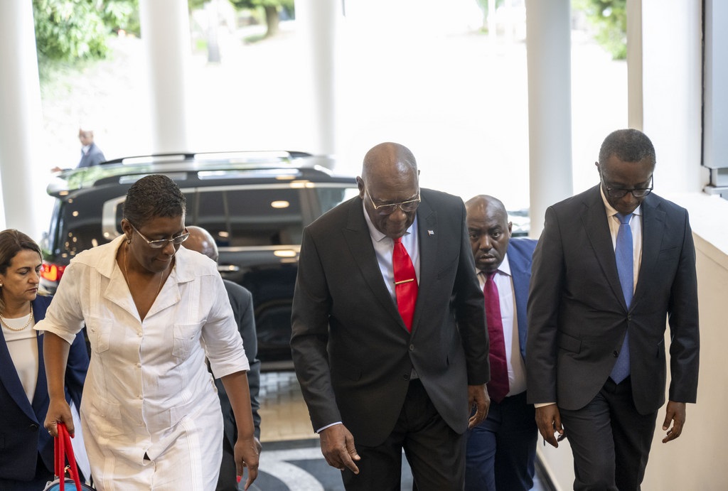 Visi Perezida wa Cuba, Salvador Valdés Mesa n’itsinda ry’intumwa ayoboye ubwo bageraga muri Village Urugwiro