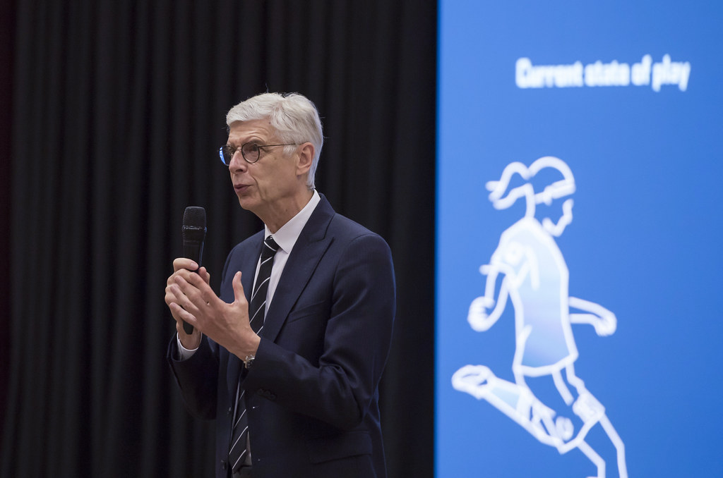 Arsene Wenger wari witabiriye iyi nama, yagejeje ku bayitabiriye ibikwiriye gukorwa mu guteza imbere umupira w'amaguru