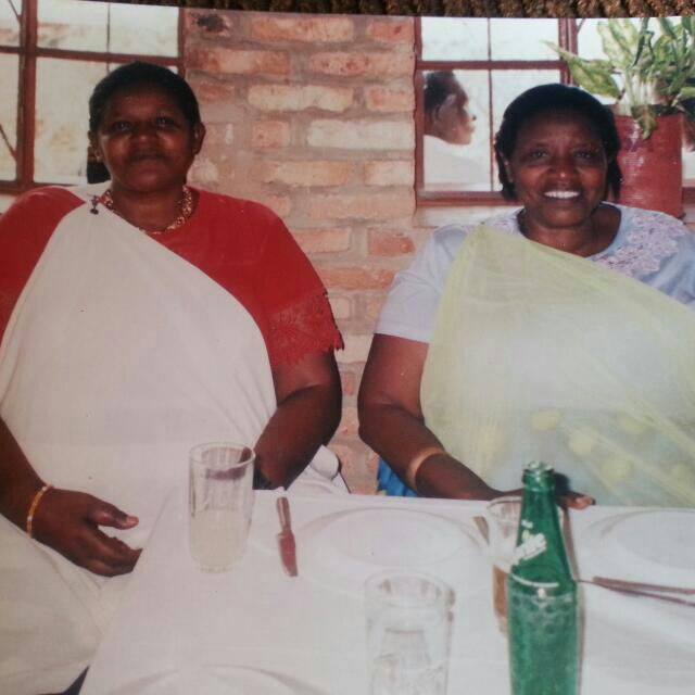 ba Nyakwigendera Cansilda na Mariya hambere. Banavutse bakurikirana.