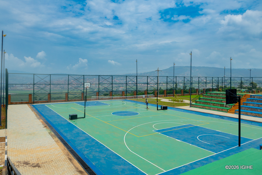 Hari ibibuga bizajya bifasha abana gukina Basketball na Volleyball