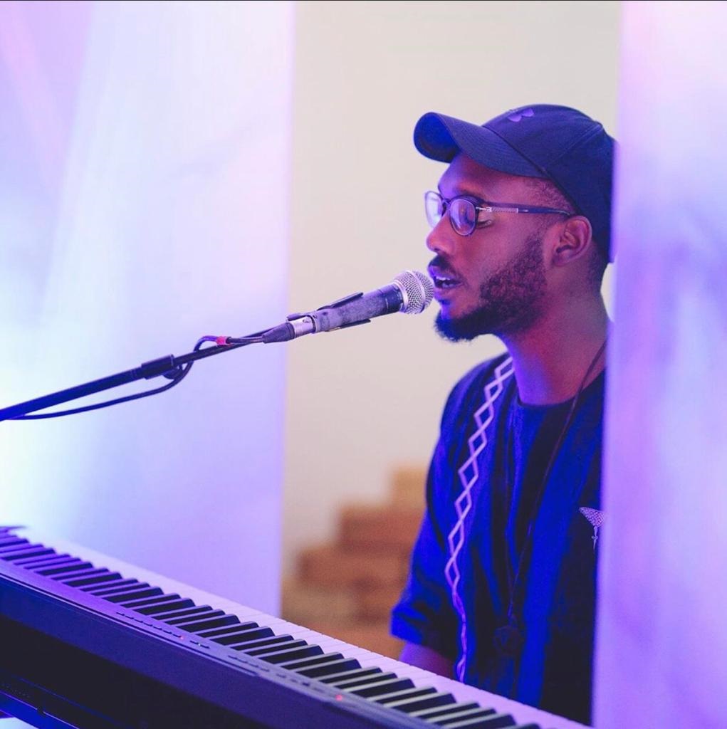 Mike Kayihura ashobora kwicurangira ibicurangisho birimo na piano