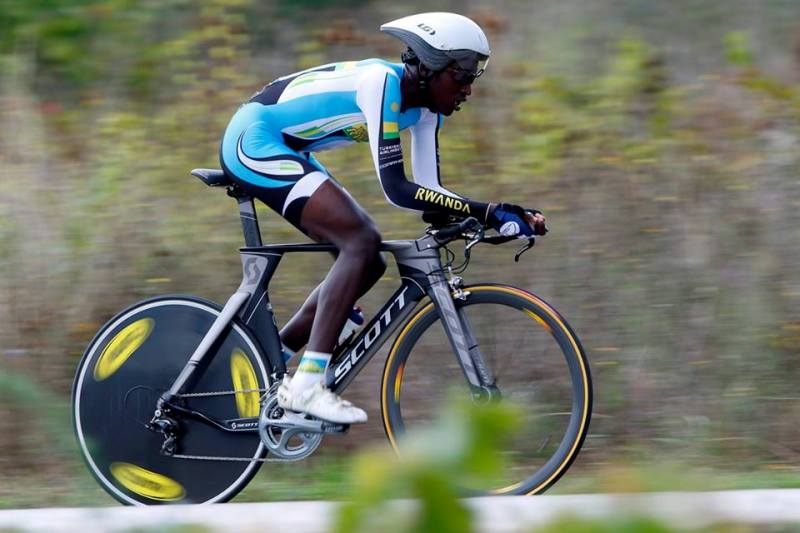 Ndayisenga Valens, iyo basiganwa umuntu ku giti cye ni uku baba bambaye