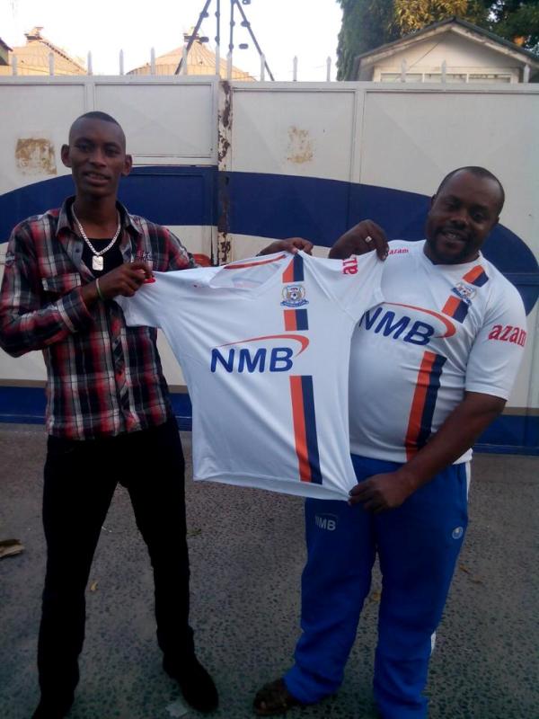 Mugiraneza Jean Baptiste "Migi" yerekanywe nk'umukinnyi wa AZAM FC muri Tanzania