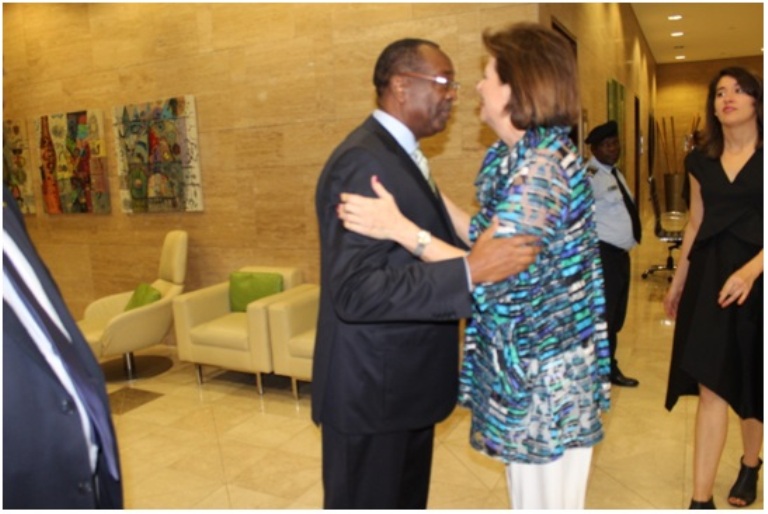 Ambasaderi w’u Rwanda muri Angola, Alfred Gakuba yakira Ambasaderi wa USA muri Angola, Helen La Lime