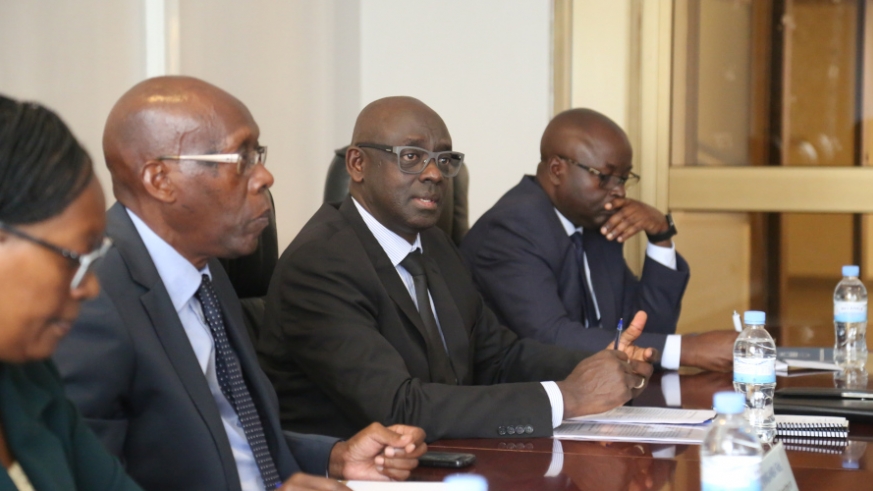 Minisitiri Busingye yavuze ko Leta ifasha abagororwa mu buryo butandukanye, abafite ubushake bwo kwiga bakoroherezwa