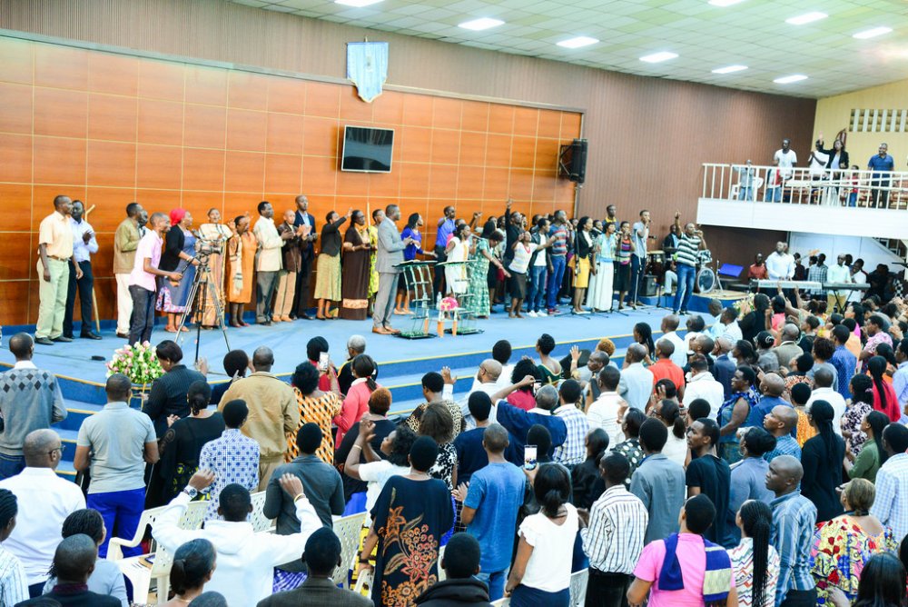 Mu iyerekwa Gitwaza yagize mu 1992, harimo ko agomba gushyiraho Minisiteri y’Ububyutse yitwa “Authentic Word Ministries International,” igamije gutegurira inzira Yesu Kirisitu