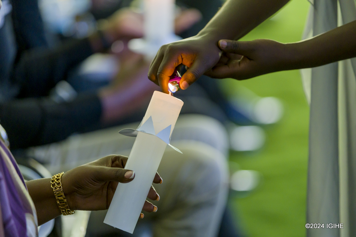 Mu gikorwa cyo kwibuka ku nshuro ya 30 Jenoside yakorewe Abatutsi cyateguwe na RSSB hacanywe urumuri rw'icyizere