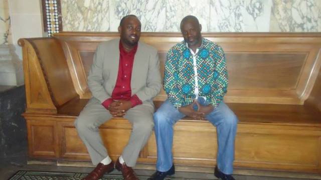 Jean Paul Samputu ari kumwe n'umujyanama we Honore Iyakaremye