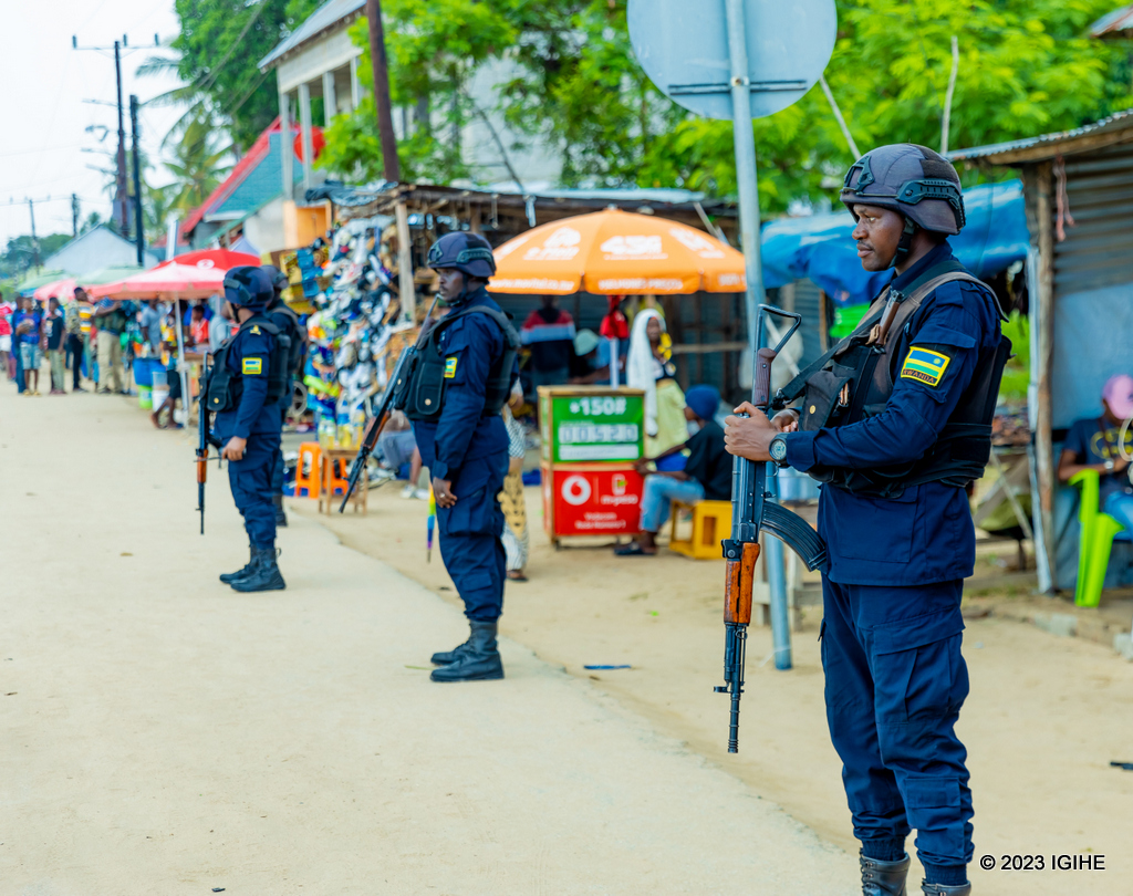 Abapolisi b'u Rwanda bacunga umutekano hose muri uyu mujyi ijoro n'amanywa