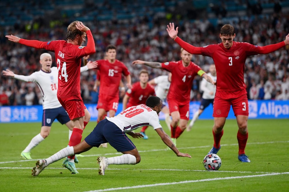 Penaliti yahawe u Bwongereza ku mukino wa Danemark ikomeje kurikoroza