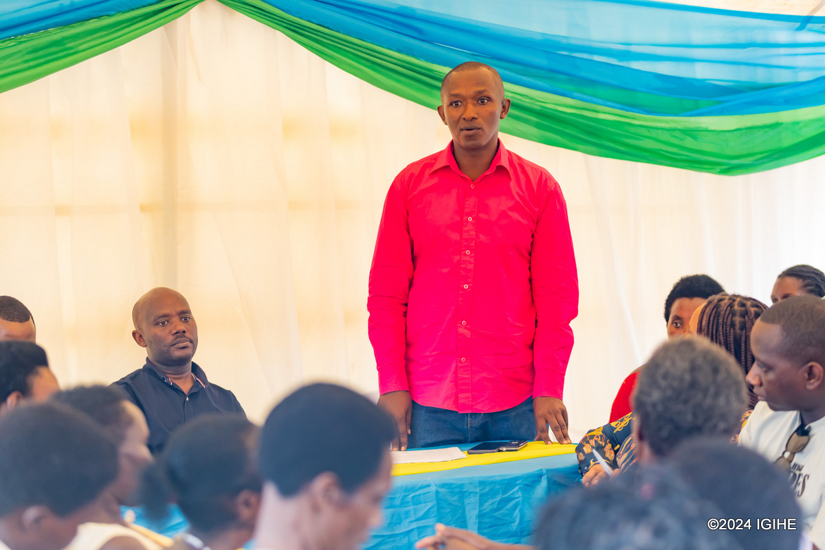 Umuyobozi Ushinzwe Imibereho myiza y'abayurage mu Murenge wa Fumbwe, Mitari Jean Baptiste yagaragaje ko Abarokotse Jenoside yakorewe Abatutsi mu 1994, bakomeje kwitabwaho mu buryo butandukanye