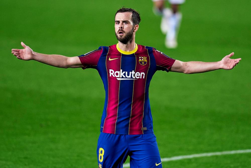 Miralem Pjanić ni umwe mu bandi bakinnyi bashobora kugurishwa na FC Barcelone