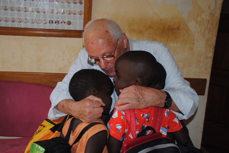 John Scalabrini yari yarabatse ibigo birera imfubyi zigera ku bihumbi bitatu