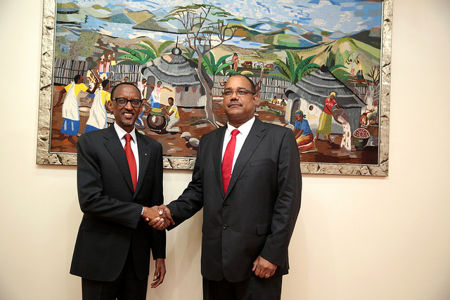 Perezida Kagame aramukanya na Dr Patrick Herminie ukuriye Inteko Ishinga Amategeko ya Seychelles