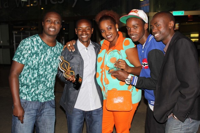 Uhereye i bumoso ni umuhanzi King James, Bahati Alphonse, Aline Gahongayire, Danny Nanone na Patient Bizimana