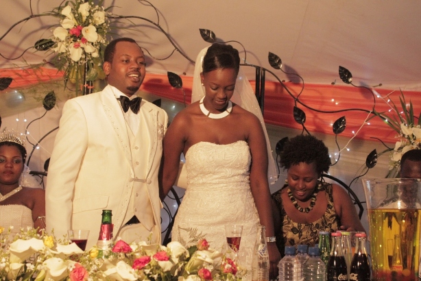 Umuraperi Bac-T ari kumwe n'umugore we Gabriella