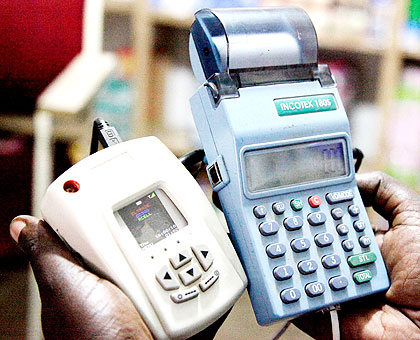 Mu buryo bwa EBM bisaba kugira udukoresho tubiri aritwa SDC na CIS byombi bikorana bikabashisha umucuruzi kubika amakuru y'ubucuruzi bwe neza kandi no kumenyekanisha umusoro bitagoranye